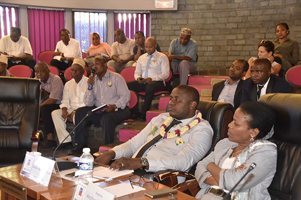 Tables rondes et colloque sur le toilettage institutionnel de Mayotte